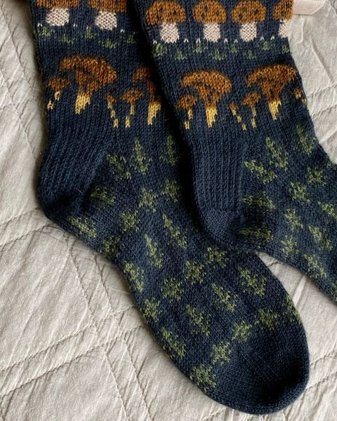 Woolen socks with mushroom pattern