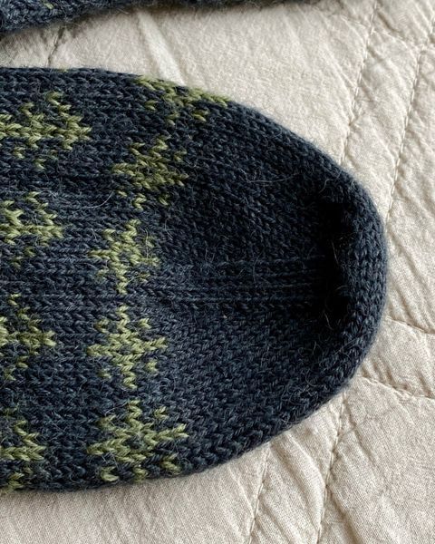 Woolen socks with mushroom pattern